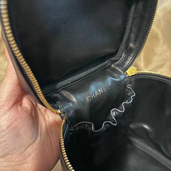 ❌SOLD❌Chanel Vanity - Picture 9 of 10